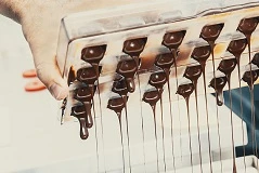 دستگاه قالب گیری شکلات چگونه انتخاب کنیم؟